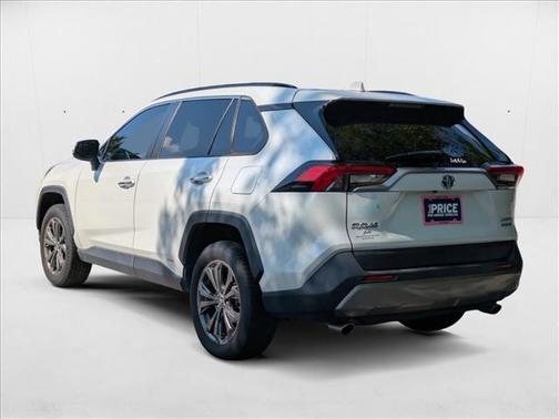 2022 Toyota RAV4 Hybrid SE