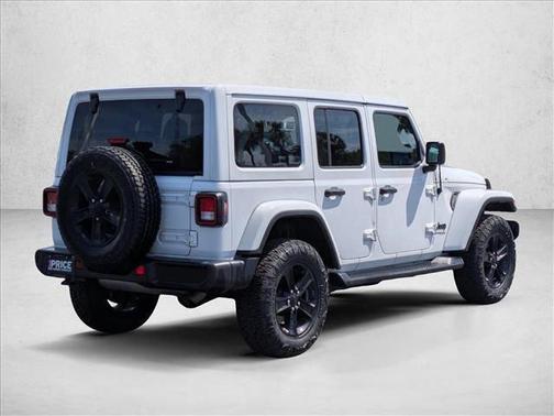 Bright White Clearcoat 2022 Jeep Wrangler Unlimited Sahara