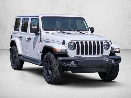 Bright White Clearcoat 2022 Jeep Wrangler Unlimited Sahara