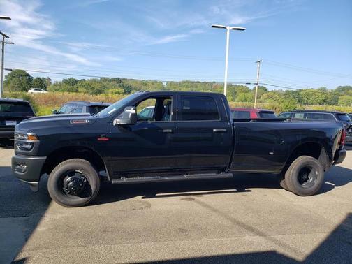2026 RAM 3500 Tradesman Crew Cab 4x4 8' Box