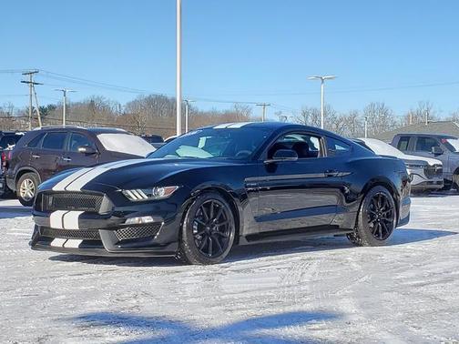 2016 Ford Shelby GT350 Base