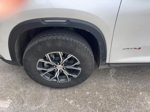 2025 GMC Acadia AWD AT4