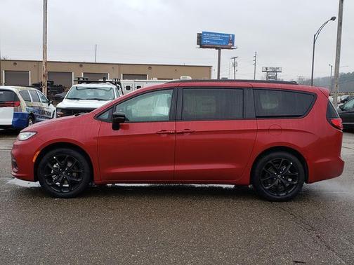 2026 Chrysler Pacifica L