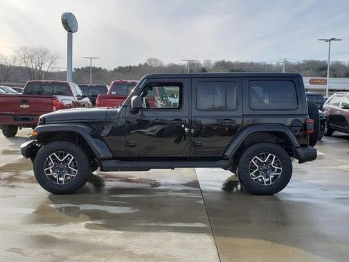2026 Jeep Wrangler 4-Door Sahara 4x4
