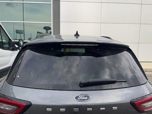Carbonized Gray Metallic 2024 Ford Escape ST-Line