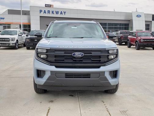 Glacier Gray Metallic Tri-Coat 2026 Ford Expedition Max Active 4x4