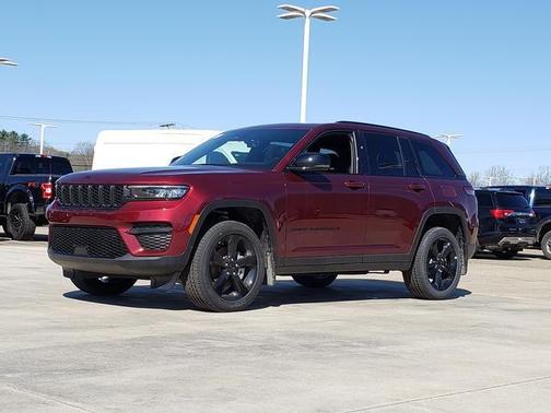 Velvet Red Pearlcoat 2025 Jeep Grand Cherokee Altitude