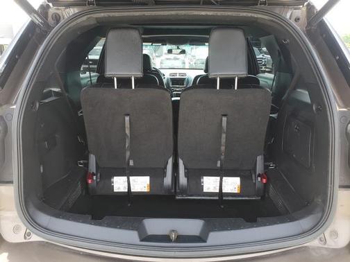 Caribou Metallic 2016 Ford Explorer XLT