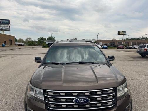 Caribou Metallic 2016 Ford Explorer XLT