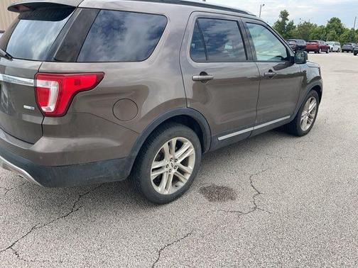 Caribou Metallic 2016 Ford Explorer XLT