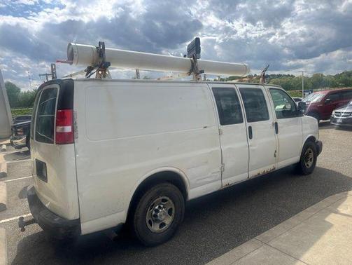 Summit White 2014 Chevrolet Express 2500 Work Van