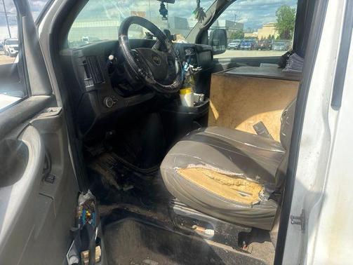 Summit White 2014 Chevrolet Express 2500 Work Van