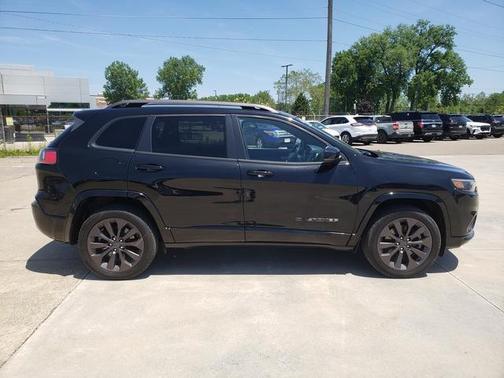 Diamond Black Crystal Pearlcoat 2020 Jeep Cherokee Limited