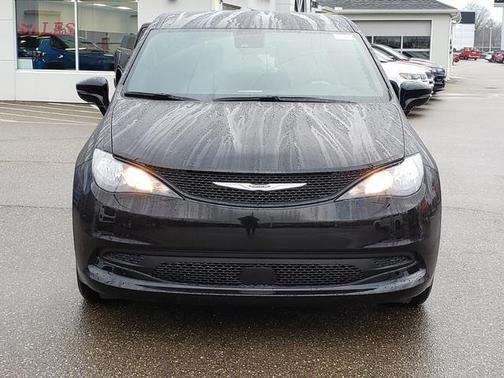 2026 Chrysler Voyager LX