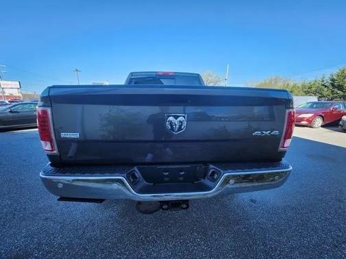 Granite Crystal Metallic Clearcoat 2017 RAM 2500 Laramie Crew Cab 4x4 6'4' Box