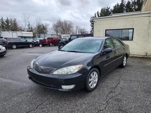 Black 2005 Toyota Camry XLE V6