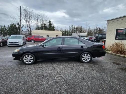 Black 2005 Toyota Camry XLE V6