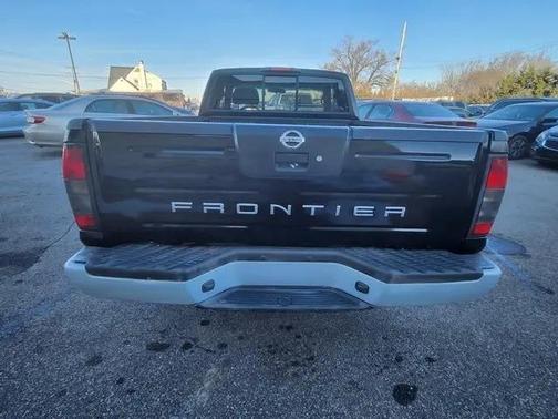Sand Dune Clearcoat Metallic 2004 Nissan Frontier XE King Cab