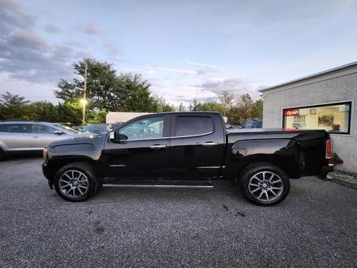 Onyx Black 2018 GMC Canyon Denali