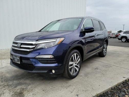 Photo 2 of 21 of 2018 Honda Pilot Touring