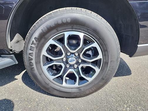Black Metallic 2024 Ford Expedition XLT