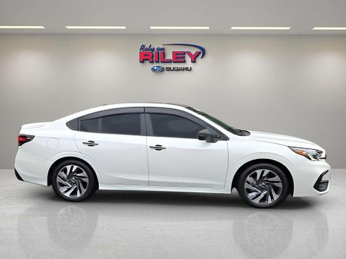 2025 Subaru Legacy Touring XT