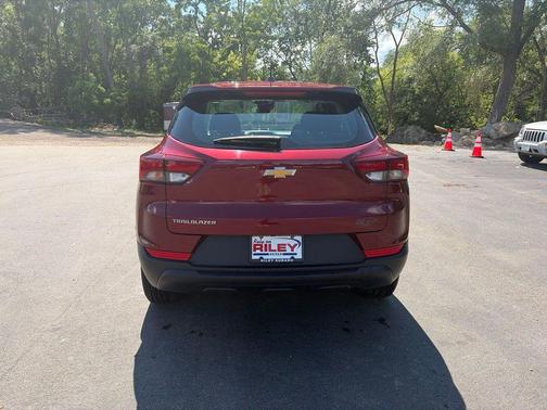 Crimson 2023 Chevrolet Trailblazer LS