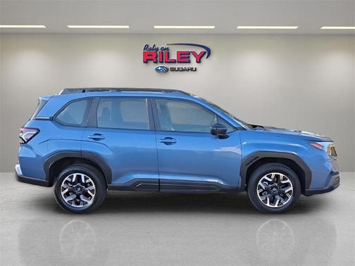 2025 Subaru Forester Base
