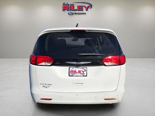 2024 Chrysler Voyager LX