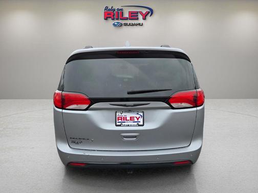 2018 Chrysler Pacifica Touring-L