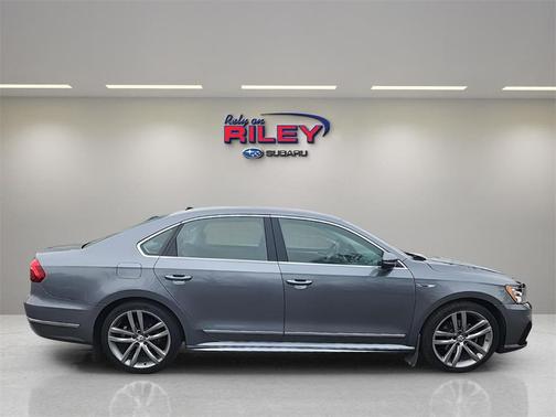 2017 Volkswagen Passat 1.8T R-Line w/Comfort