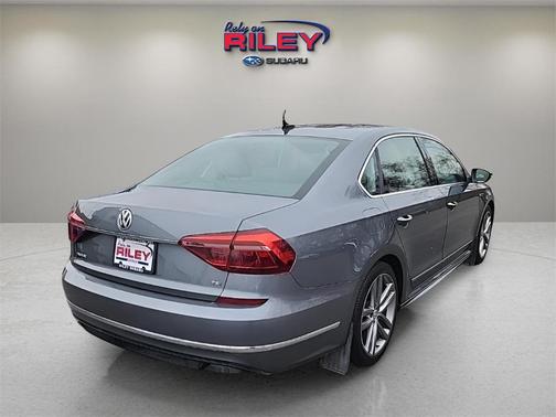 2017 Volkswagen Passat 1.8T R-Line w/Comfort