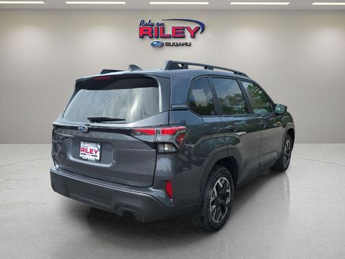 Magnetite Gray Metallic 2026 Subaru Forester Premium
