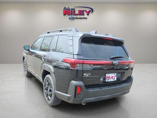 Crystal Black Silica 2026 Subaru Outback Limited