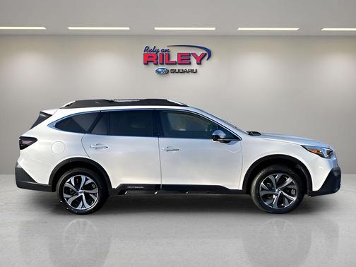 2022 Subaru Outback Touring