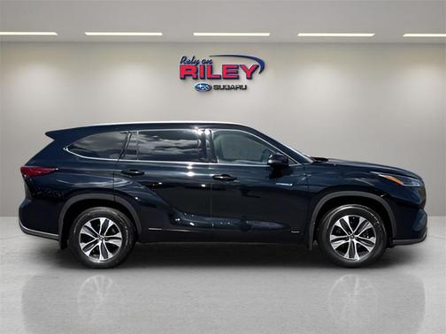 2021 Toyota Highlander Hybrid XLE