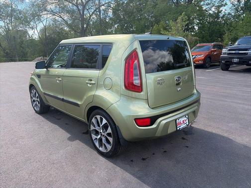 Alien Pearl Metallic 2013 Kia Soul !
