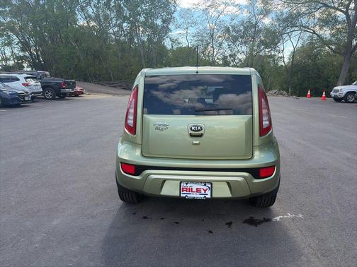 Alien Pearl Metallic 2013 Kia Soul !