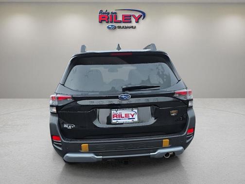 Crystal Black Silica 2026 Subaru Forester Wilderness