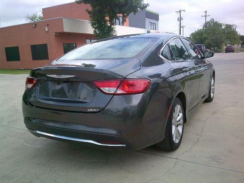 2016 Chrysler 200 Limited