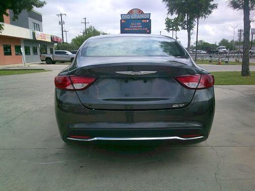 2016 Chrysler 200 Limited