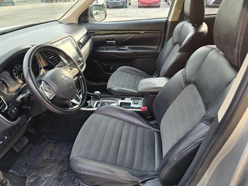 2020 Mitsubishi Outlander SE