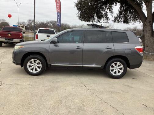 2011 Toyota Highlander SE