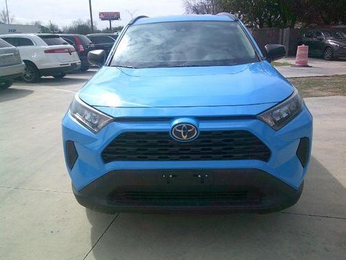 2019 Toyota RAV4 LE