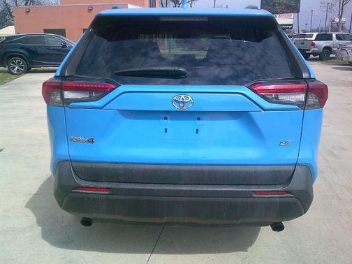 2019 Toyota RAV4 LE