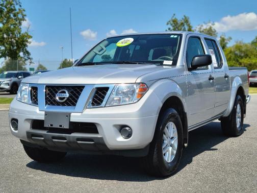 Photo 5 of 32 of 2019 Nissan Frontier SV