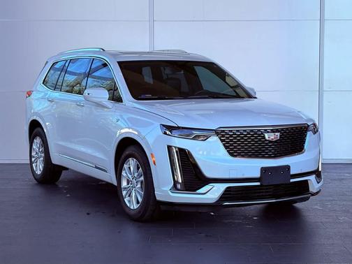 2025 Cadillac XT6 Luxury FWD