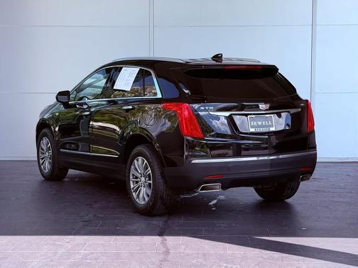 Stellar Black Metallic 2017 Cadillac XT5 Luxury