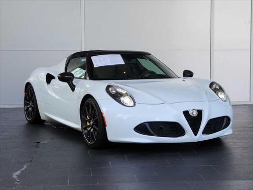 2015 Alfa Romeo 4C Spider Base