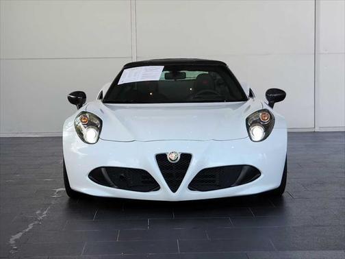 2015 Alfa Romeo 4C Spider Base